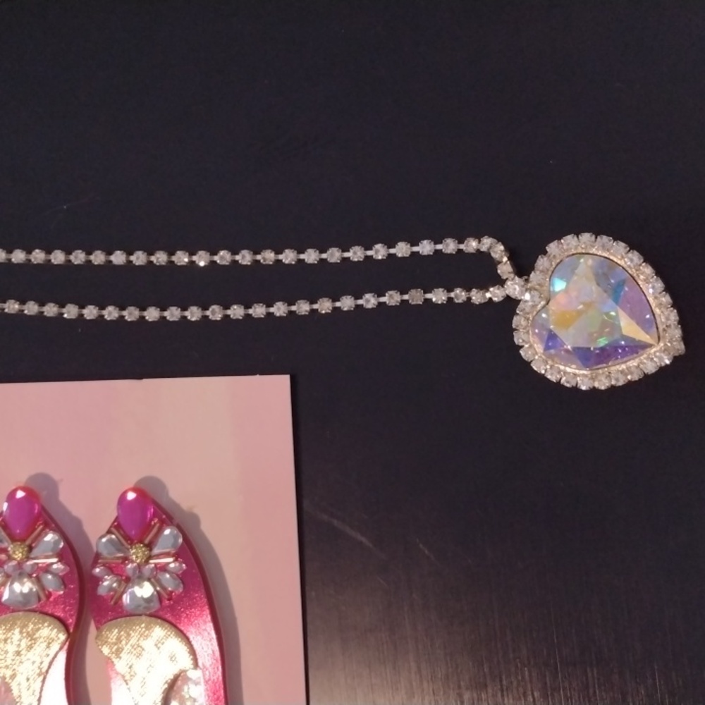 Beautiful necklace cyrtal 19 in long